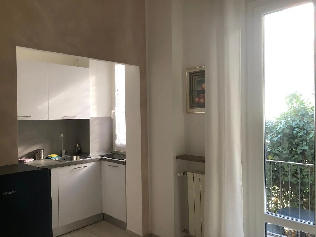 Lovely 2 Room Apartment With Small Garden Milan