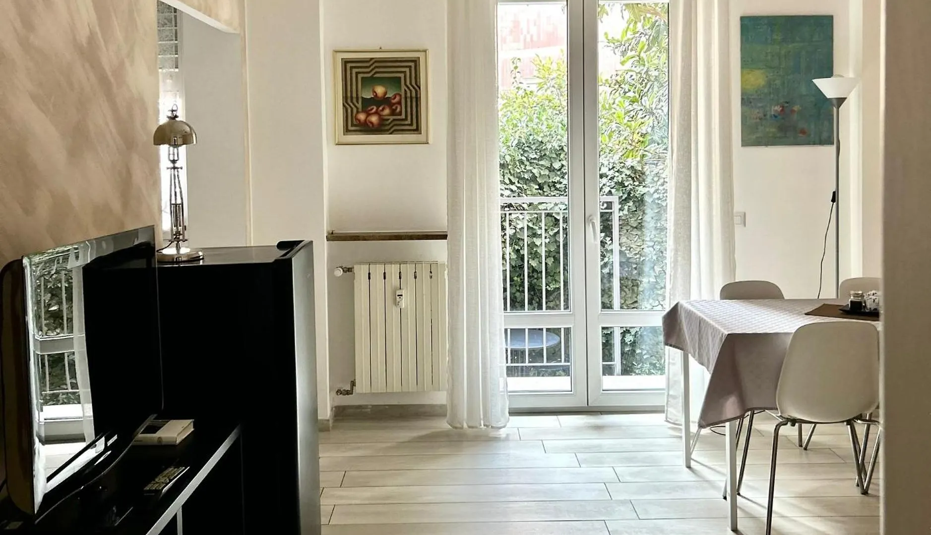 Lovely 2 Room Apartment With Small Garden Milan