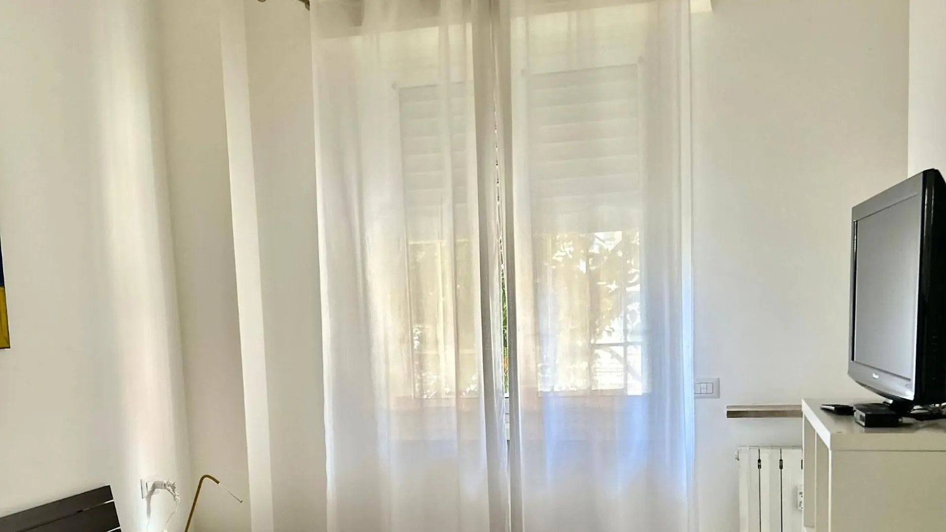 Lovely 2 Room Apartment With Small Garden Milan 0*,  Italie