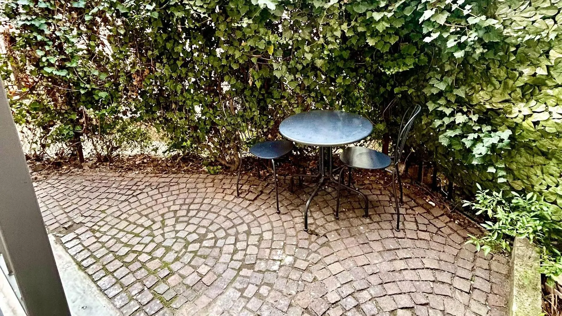 Lovely 2 Room Apartment With Small Garden Milan