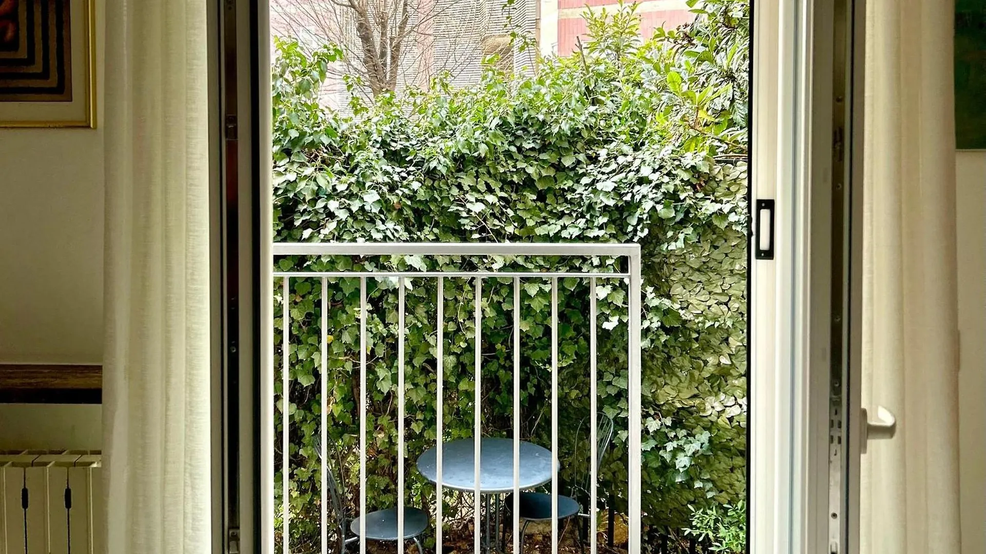 Lovely 2 Room Apartment With Small Garden Milan