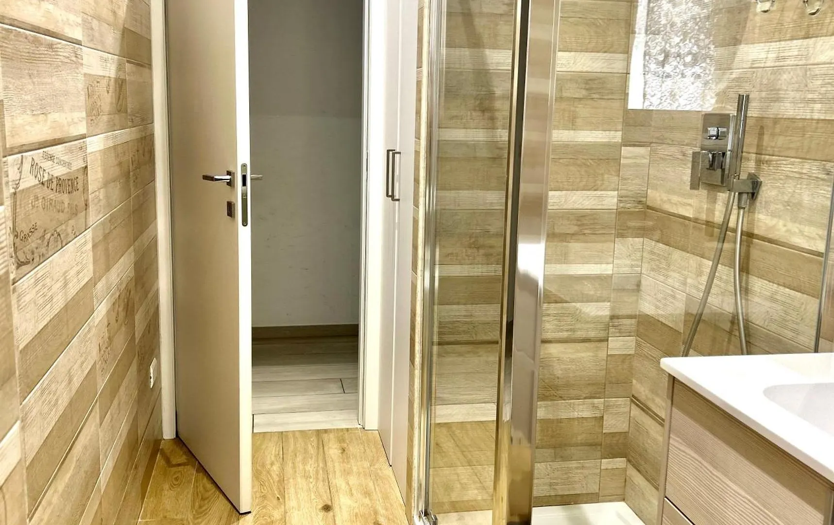 Lovely 2 Room Apartment With Small Garden Milan Italie